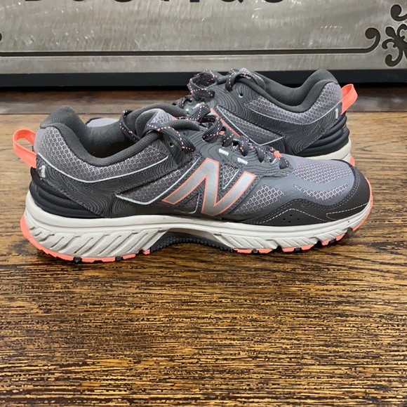 New Balance All Terrain Women’s Shoes Size 10 - Picture 7 of 9
